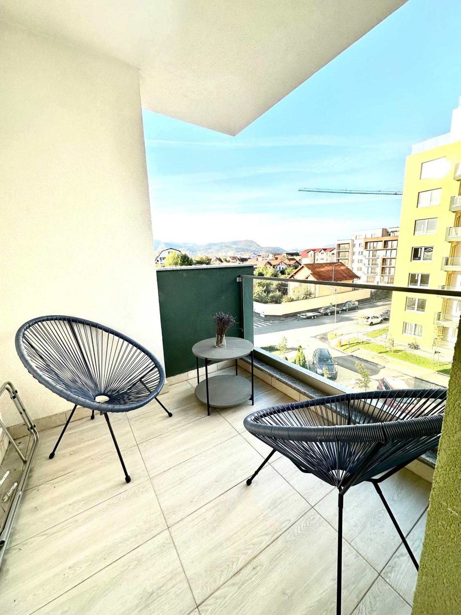 Apartament Coresi Mall *